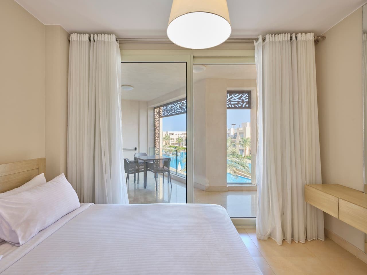 3-bedroom apartment with pool and sea view in El Gouna · Mangroovy